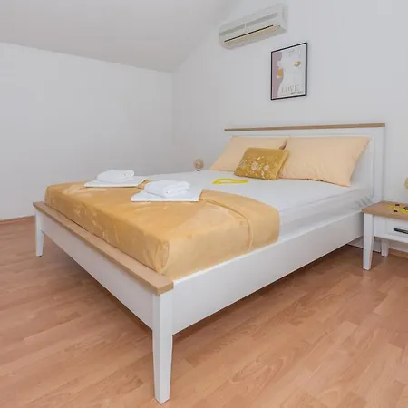 Deluxe 3 Bedroom With Sea View Baska Voda