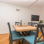 Lägenhet Deluxe 3 Bedroom With Sea View *