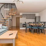 Lägenhet Deluxe 3 Bedroom With Sea View Baška Voda