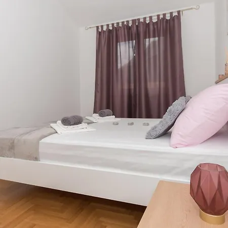 Deluxe 3 Bedroom With Sea View Lägenhet