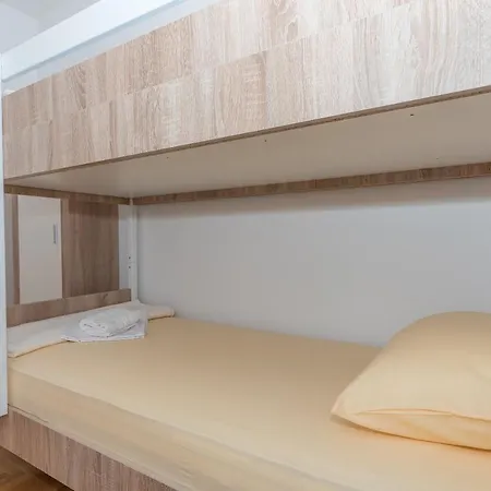 Deluxe 3 Bedroom With Sea View アパート Baška Voda