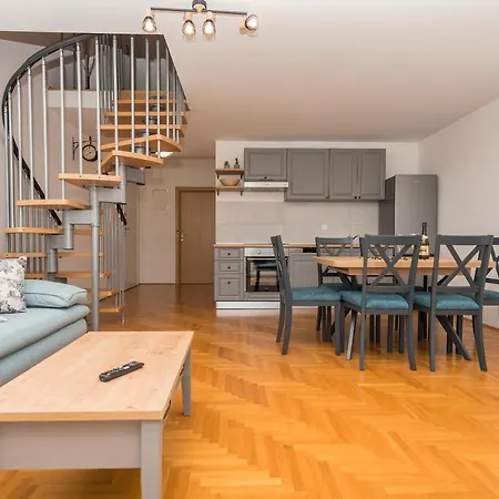 アパート Deluxe 3 Bedroom With Sea View Baška Voda